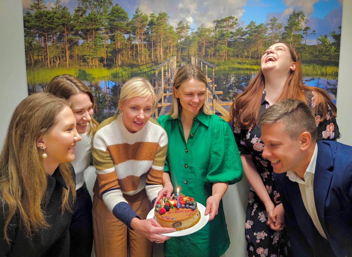 Happy 15th birthday to the e-Estonia Briefing Centre! 🎂🎈 15 years of bright ideas, lots of great people, successful meetings and briefings worldwide. Thank you for being with us 🌍❤️