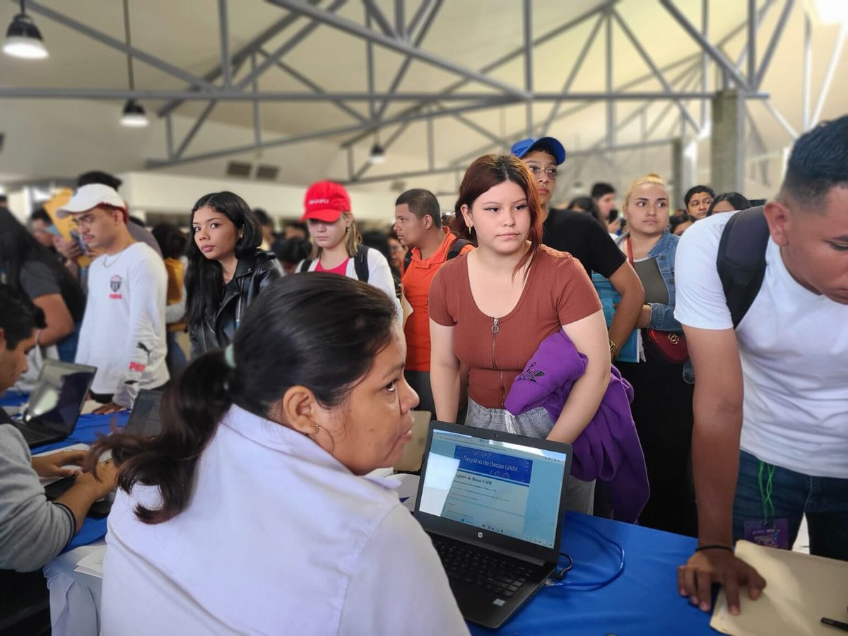 Plomo19792's tweet photo. 1/2

Gobierno de #Nicaragua a través del Ministerio de la Juventud, ofertó este fin de semana; más de 27 mil becas en los diferentes centros de estudio superior con descuentos desde el 30 hasta el 70% en los aranceles de licenciaturas, ingenierías,

#MásVictoriasMásBienestar https://t.co/DdRRvOHPm1