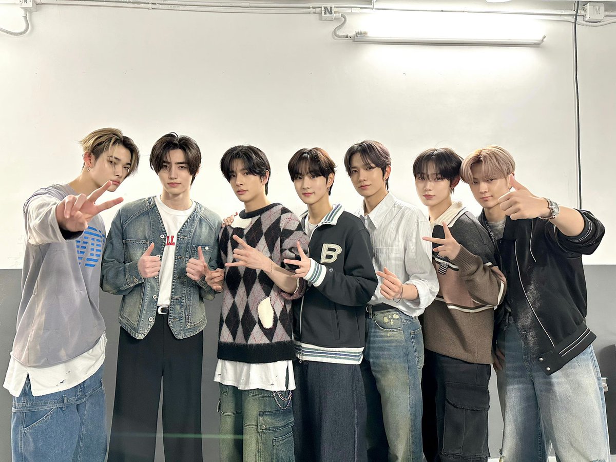 EN7ernally's tweet image. you did well today my seven 🫶🏻