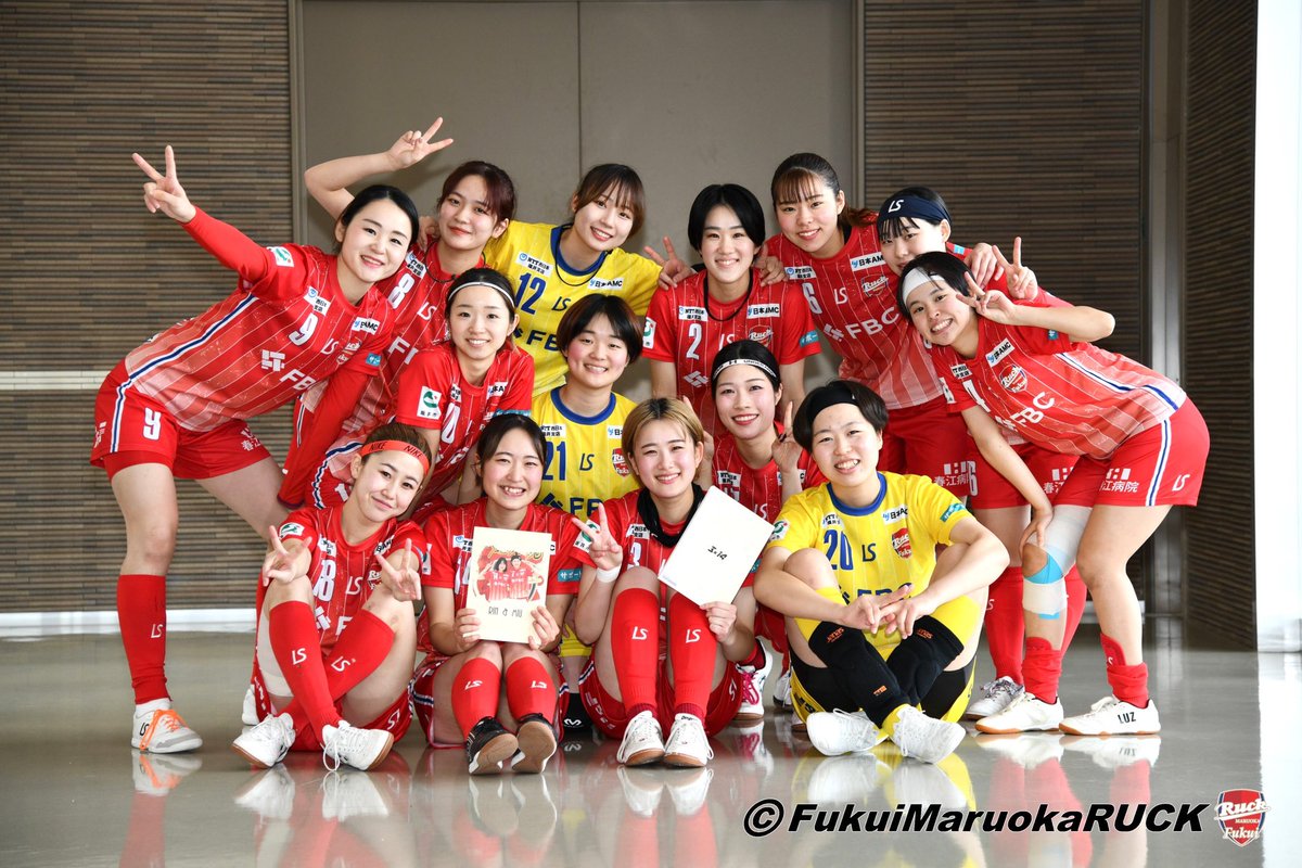 rinhachi08's tweet photo. #女子Ｆリーグ 2022-2023シーズン終了

みんなのおかげでここまで頑張れた。
ありがとうダイスキだよおおおお🥺🤍

やっぱみんなとやるフットサルは楽しい‼︎

初めての2桁得点でランキング載ったのも嬉しいです😭⚽️

応援ありがとうございました！！！

#ThanksRespect 
#福井丸岡RUCK https://t.co/3UI2UaI2dn