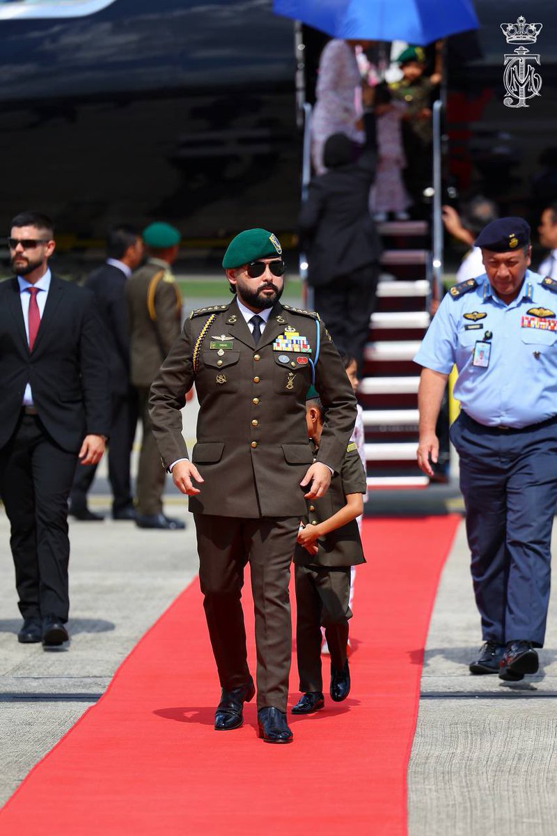 HRHJohorII's tweet photo. Duli Yang Amat Mulia Tunku Mahkota Ismail, Pemangku Sultan Johor berangkat tiba secara rasmi di Kuala Lumpur pada hari ini, 29 Januari 2024. Allah Peliharakan Sultan. https://t.co/3uBw97hT21
