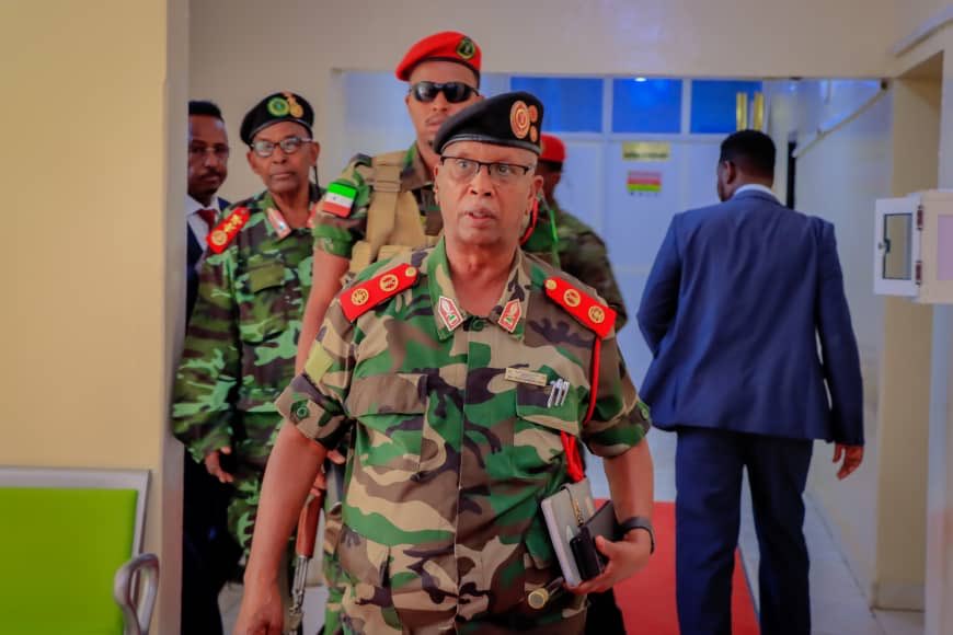 SomalilandMod's tweet image. Wasiirka Cusub ee Wasaaradda Gaashaandhigga JSL  Dr Rooble Muuse Cabdi Cilmi ayaa la wareegay Xilkii Wasiirka Wasaaradda Gaashaaandhigga 

Xaflada Xilwareejjnta ayaa ka dhacday Hoolka Wasaaradda Gaashaandhigga JSL