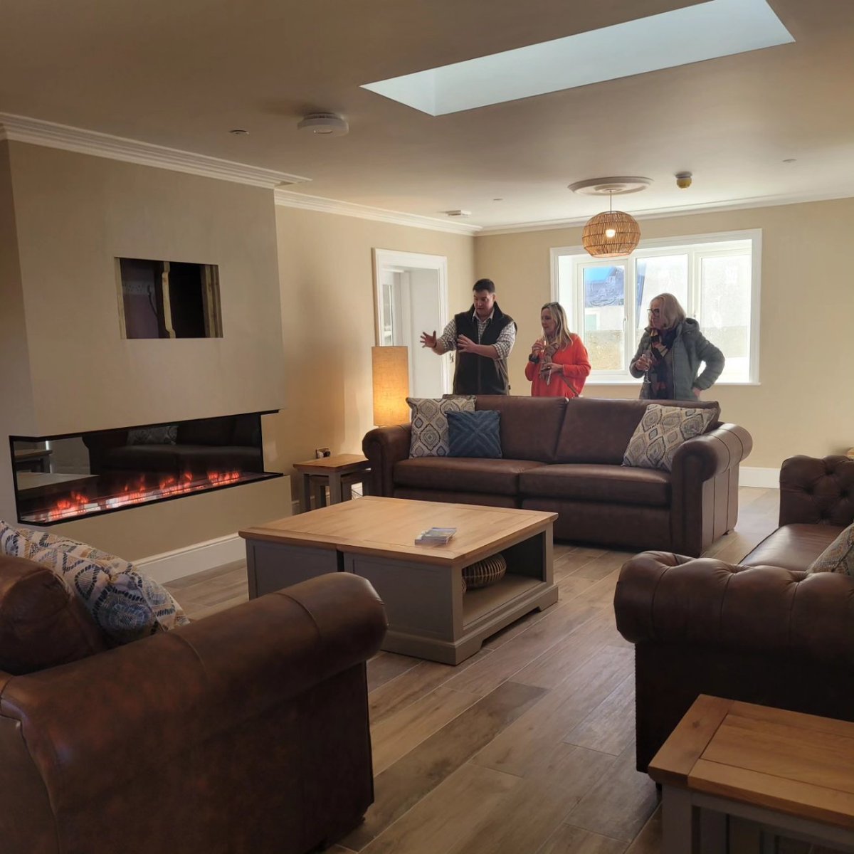 Coming Soon 👀....

A warm welcome to Llanllianas' new "big" sister property Ty Glas Beach House. With 11 all en-suite bedrooms, games room, indoor spa and more 

Visit llanlliana.com/blog to read more now 🥂

#llanlliana #tyglas #topofwales #anglesey #cemaesbay #visitwales