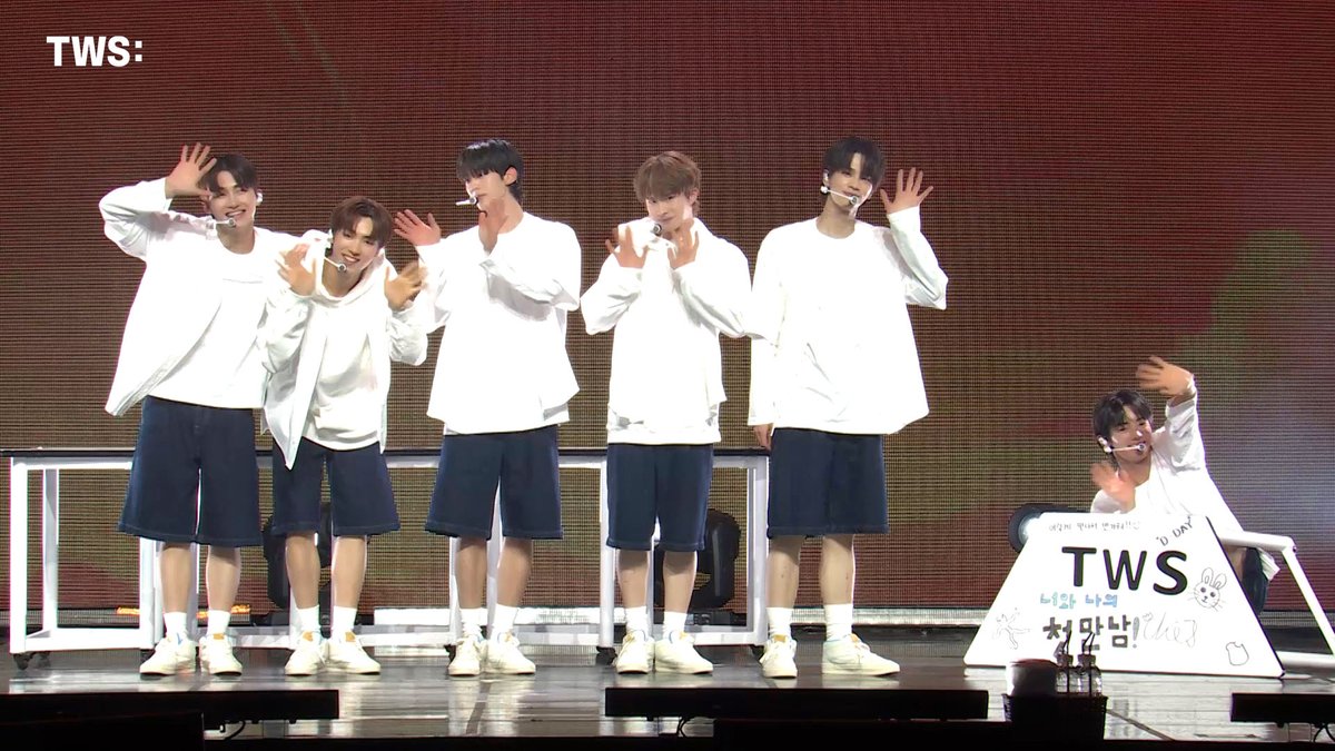 TWS (투어스) Debut Showcase 'Sparkling Blue' - BFF

Full Cam youtu.be/TfXIgbIe-aA
신유 youtu.be/S2OhE7cyam8
도훈 youtu.be/Ng0i6I7DmAk
영재 youtu.be/7PjaJ2YI6xw
한진 youtu.be/ooJveWIOItA
지훈 youtu.be/bS6djsqQAjU
경민 youtu.be/I73pC5etoR8

#TWS #투어스