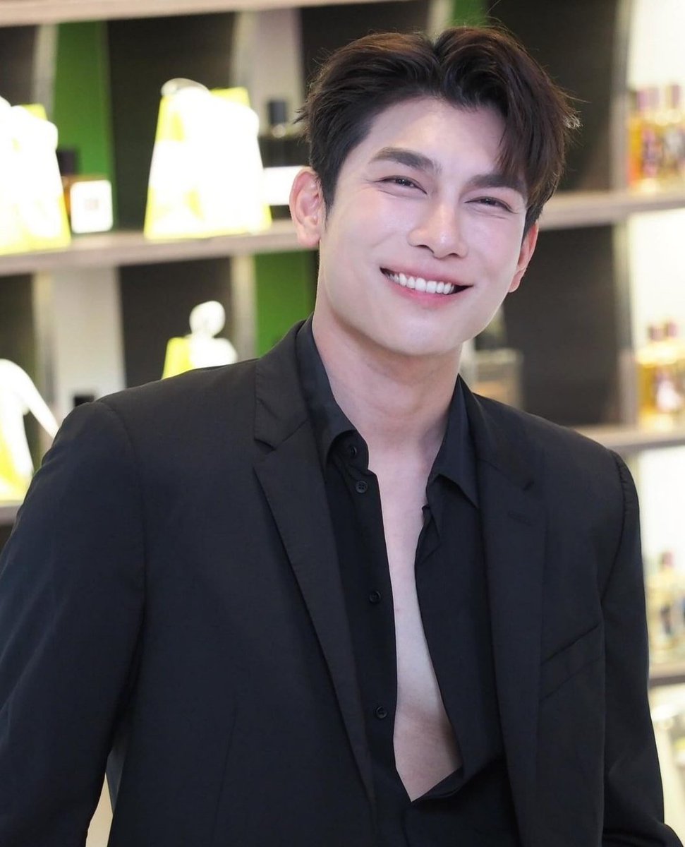 ujeen25's tweet photo. 55555555555555555555555555เอ๊ะหรือจะขับรถไปซื้อของขวัญเซอร์ไพรส์ให้น้องเหมือนปีโน่นเหรอครับพี่มิว😎🤭พี่ไม่ได้ขับรถมาตั้งสามเดือนนะ พี่ขับรถไปซื้อให้เองเลยนะรู้ยัง...รู้แล้วคับรู้พร้อมๆน้องรวมถึงฟค.ทั้งโลกเลยครับพี่มิว ก้อบอกแล้วว่าน้อ��คนนี้คือน้องคนสำคัญของผม🌞🌻🤍🤍
@MSuppasit 
@gulfkanawut 
#หวานใจมิวกลัฟ