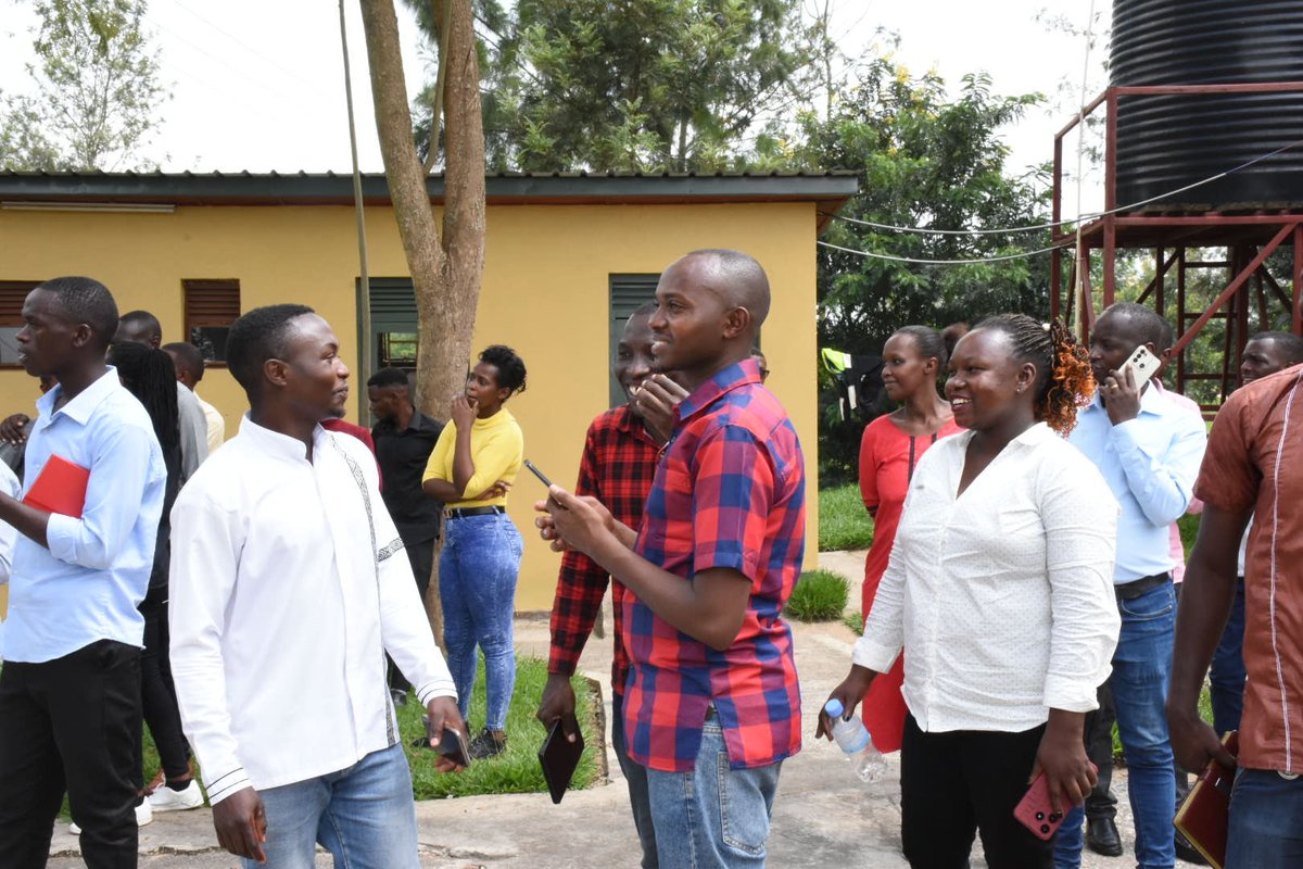 GatsiboDistrict's tweet photo. Urubyiruko ruhagarariye urundi rwo mu Karere ka @GatsiboDistrict  rugera kuri 60 rwasuye umuhora w'urugamba rwo kubohora Igihugu mu Karere ka Nyagatare mu rwego rwo kwiga amateka @RwandaLocalGov @Unity_MemoryRw @RwandaEast https://t.co/kHHxmtf3Uu