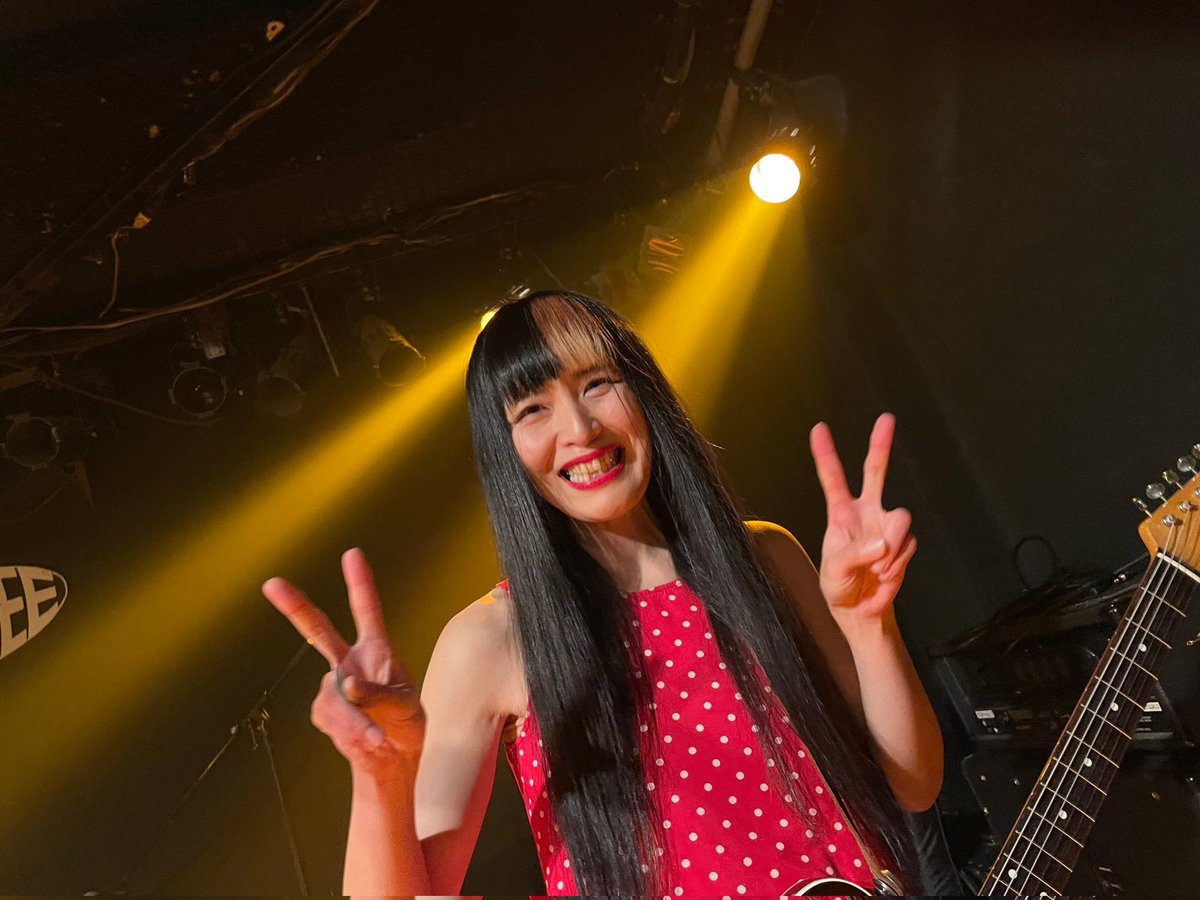 catch_row's tweet photo. 2024/1/27
福井HALLBEE
HALLBEEの中条さん、関さん、対バンの方々、そして来てくださった皆様本当にありがとうございました!!
ドラムサポートは去年の3月振りにタナチュー(total feedback)でした🙏
最高でした!!!! https://t.co/AGAOwDjHEM
