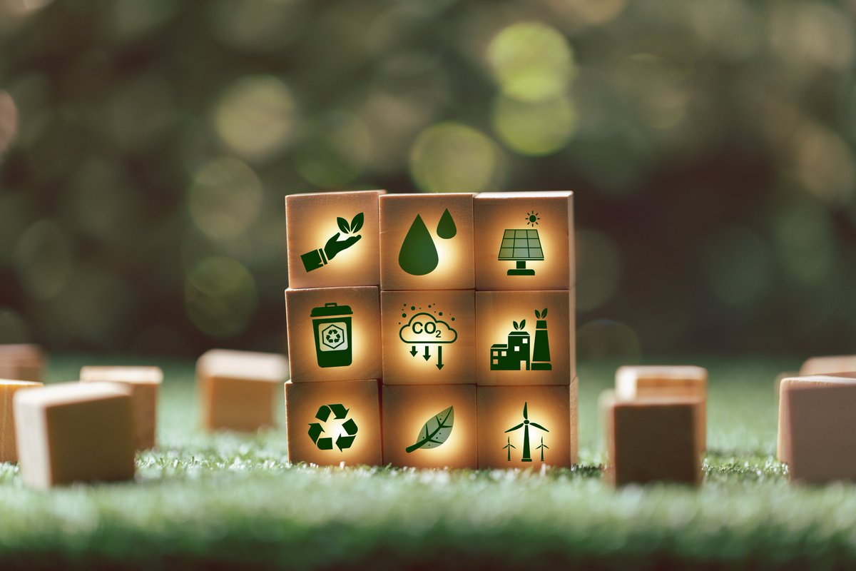 #GHG emissions of EU member states were 32.5% lower in 2022 than in 1990. In 2023, the EU managed a substantial emission reduction of five percentage points, according to projections of the Global Carbon Project. Read more 👉bit.ly/42g4My6 

#carbon #emissions #climate