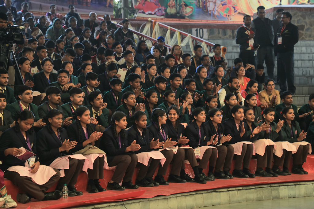 A wonderful and memorable  interaction with participants of #ParikshaPeCharcha. 

To meet PM @narendramodi ji and to get mentored by him was a life-changing experience for our #ExamWarriors. Glad that they all are excited and eager to share their learnings, joys and experiences…