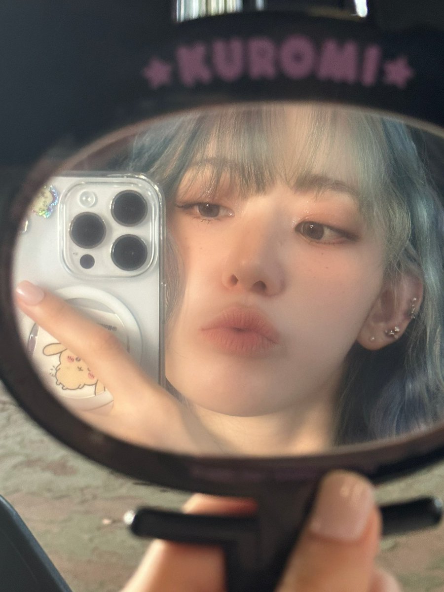 lesserafim_uni's tweet photo. 𝑻𝒘𝒊𝒕𝒕𝒆𝒓📸 - #SAKURA

Este fue mi primer día vestido de azul, as�� que estaba emocionado y tomé muchas fotografías  ... Guardalo todo ☺️💙

#LE_SSERAFIM #SAKURA #사쿠라 
#LE_SSERAFIM_EASY https://t.co/PXYmQmeymW