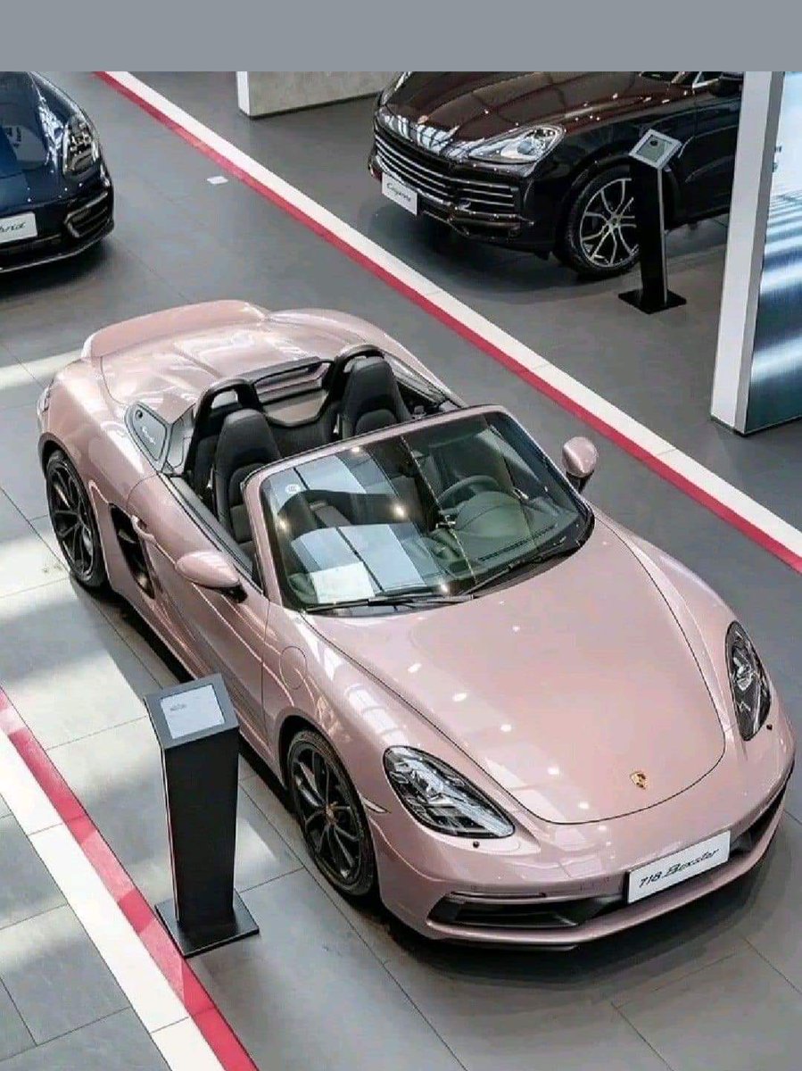 Ravenmet's tweet photo. Pink Porsche ✧˚ · . https://t.co/MHwN7OS3Q6