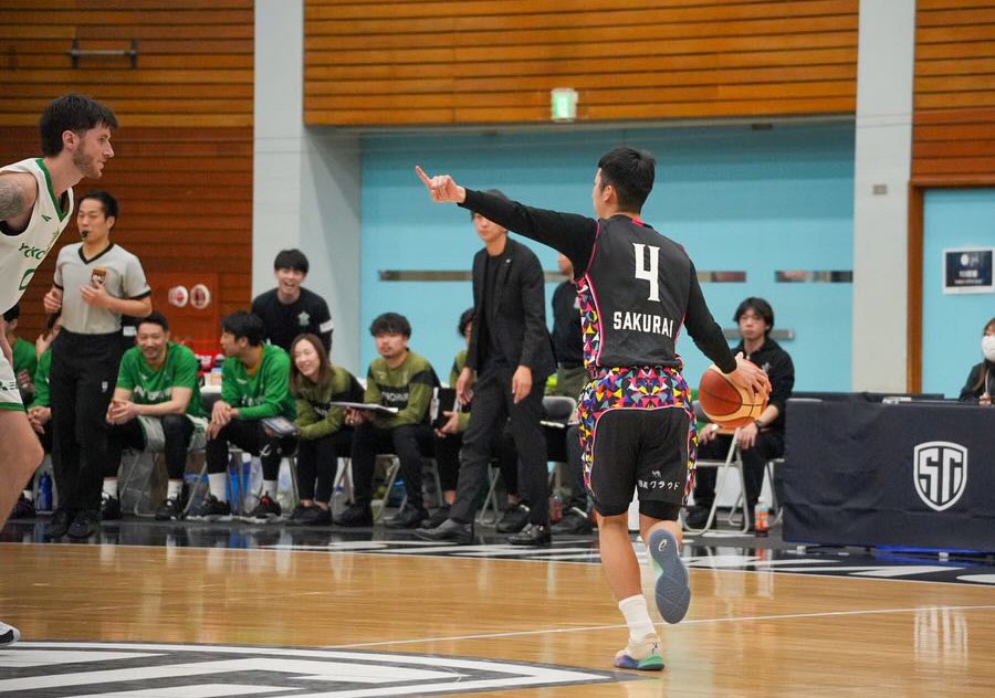 2024.01.12
Bリーグ初出場

この機会と応援し続けてくれた方に感謝
やり続ければチャンスが来ると、一つ証明できました。

チャンスはそう来ない
だから危機感を持って、準備し続けます。

応援よろしくお願いします🔥

#bleague #b3league #しながわシティ
