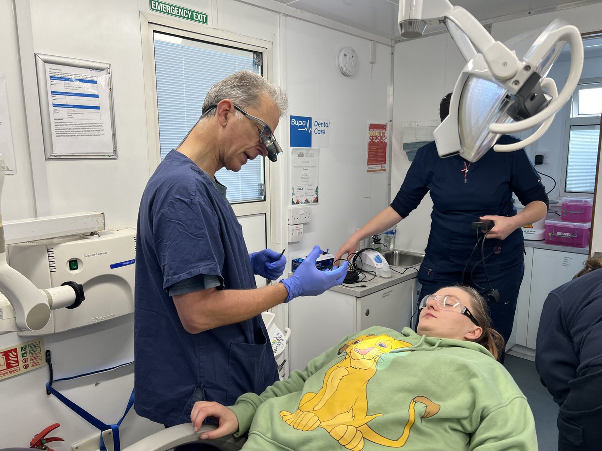 Last week, our volunteers Neil and Louise came to the aid of Jodie who was suffering from unbearable toothache. Their dedication and care helped alleviate her pain, making a real difference in her life. Working with our charity partner
@TwoSaintstoday
#DentaidTheDentalCharity