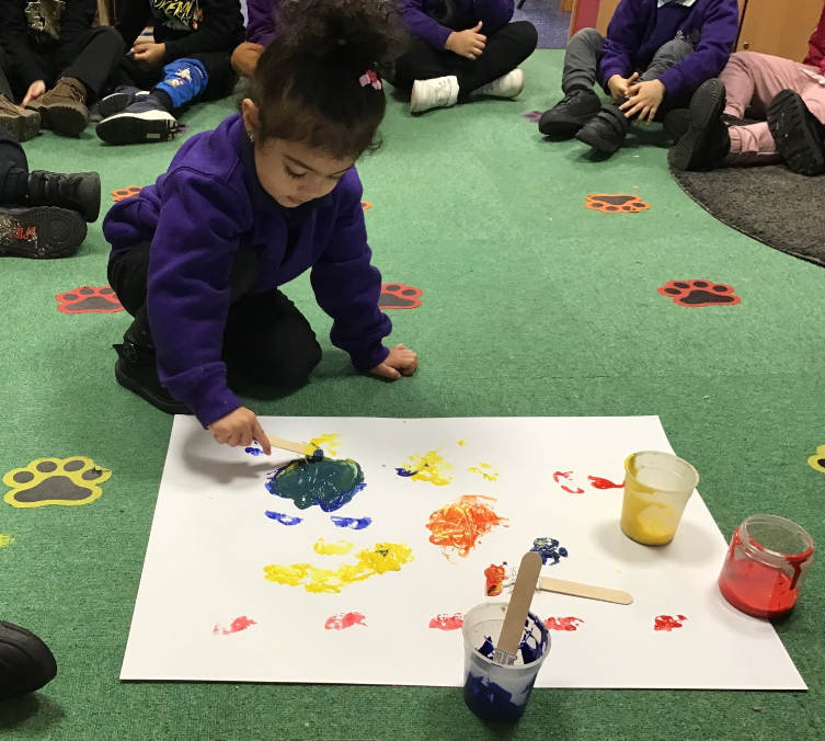 shipley_ce's tweet photo. Nursery have been busy experimenting with colour mixing after reading Mouse Paint @WeAreBDAT #nursery #mousepaint #experiment #colour #colourmixing #EYFS https://t.co/ytdWMhAEpD