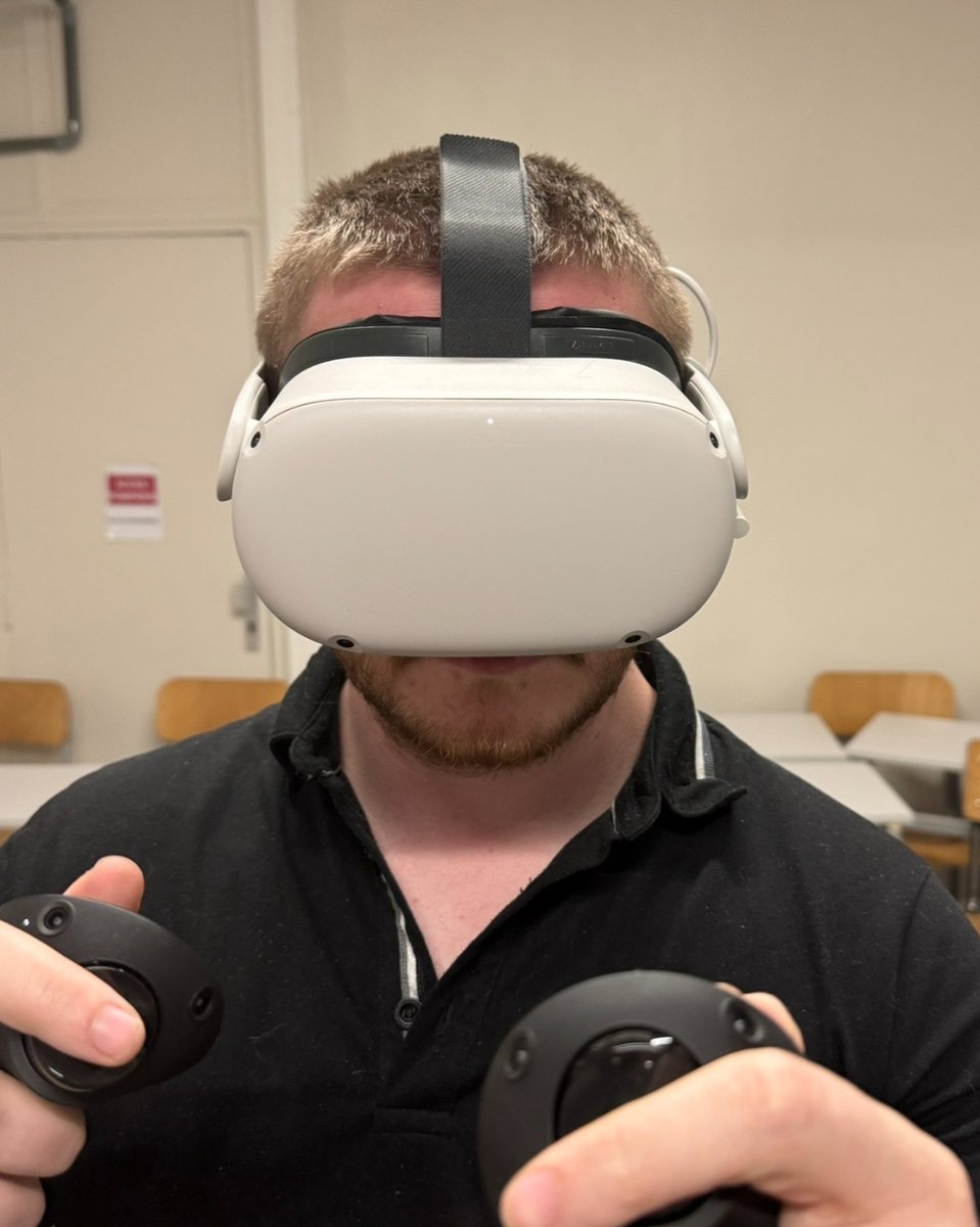 🥽 Le Virtual Reality Club de l'ESGI est ouvert à tous nos étudiants ! Tentez de gagner un Meta Quest 3 lors de leur prochain tournoi PVP Beat Saber 🕹️ Restez à l'écoute des dates du tournoi sur leur Discord 👾👉discord.gg/KGwEkCEE #ESGI #IT #ecole #esgisquad #VR