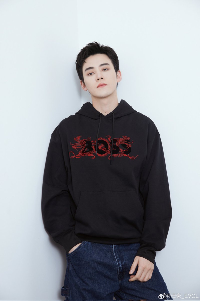 ArchiveRenhao's tweet photo. [RENHAO UPDATE 🦈💙]
240129 | RenHao Weibo Update

"A little cool 😎 "

//wahh he is so hip ✊️

[#RenHao #任豪 #เหรินหาว #R1SE] https://t.co/wUBLxNO89C