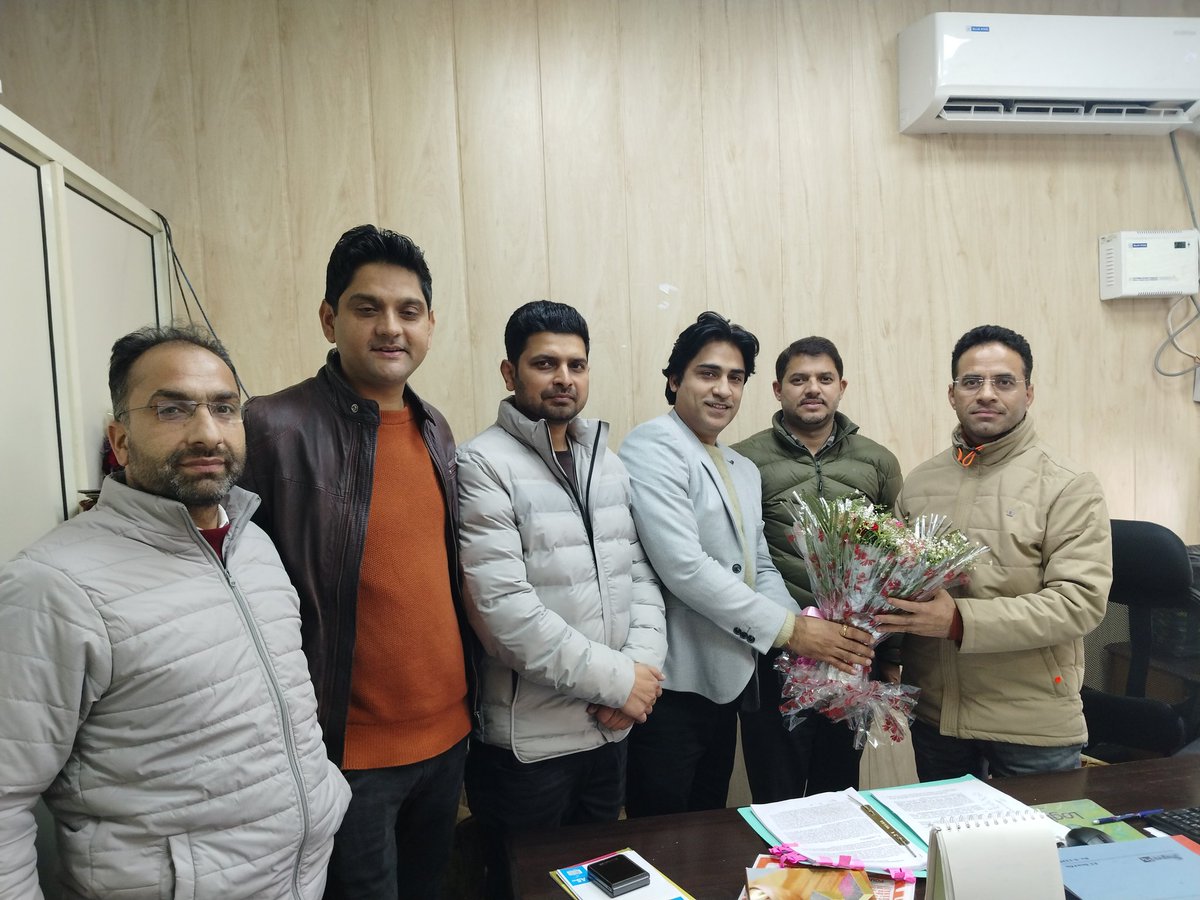 tickoosachin's tweet photo. It was time to express Gratitude to Team HRM @pddjkofficial led by @aka_Deesh AS HRM and DS Ankush Hans and @SheiikhKAS US along with strong legal section of PDD led by Manzoor sb Sr. Law officer for their unflinching commitment to the welfare of Employees.@OfficeOfLGJandK https://t.co/BRdJTen4R6