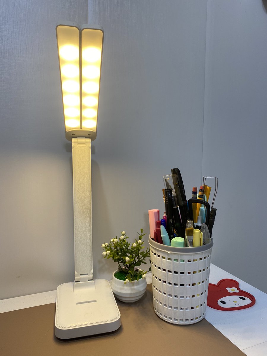 xiyuani's tweet image. studying dynamics for a quiz tomorrow 😩 but i have to sleep early bcs my body is about to give up huhu or else absent talaga ako tomz