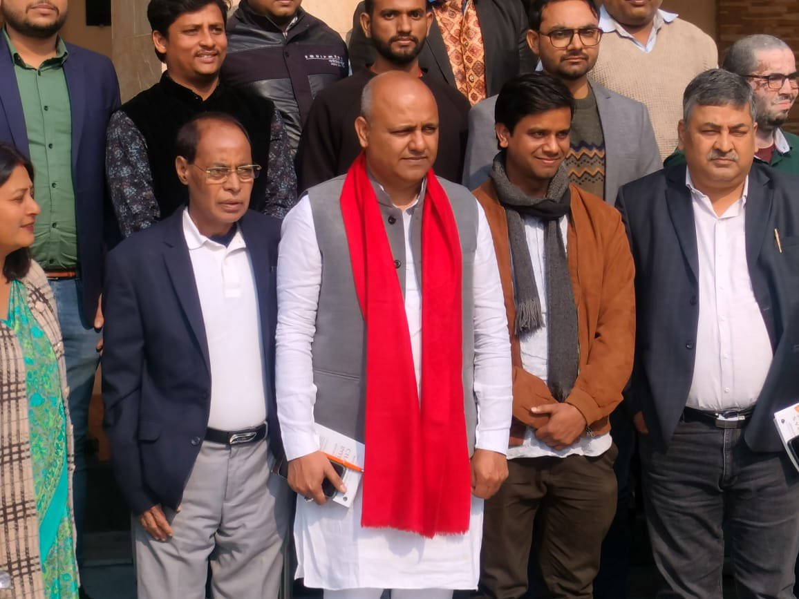BinayBharat's tweet photo. प्रिय अनुज एवम् मित्र लेखक रवि सिंह चौधरी की नई पुस्तक, “Chanakya Intelligence” का लोकार्पण यूनियन क्लब, धनबाद में सम्पन्न हुआ।
#chanakya_intelligence
#Book_Launch https://t.co/k67IwNYyXt