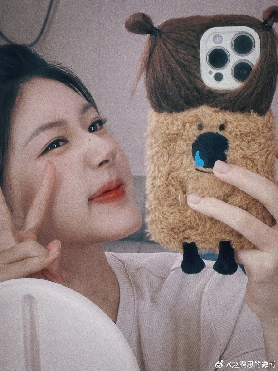 240129 | 🌹 Weibo Update！✨

[ Caption ]
" 🤳 "

🖇️bitly.ws/3b9EA

#จ้าวลู่ซือ #赵露思 #Zhaolusi