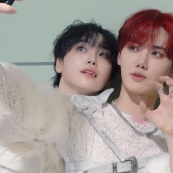 jjunrangdan's tweet image. 투스젬 했다고 셀카 바이브 달라지는거 겁나 쭈음 ㄷㄷ