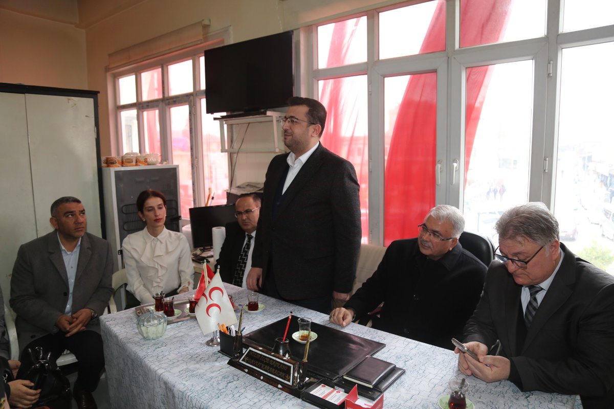 hf_akdogan's tweet photo. Milliyetçi Hareket Partisi Nizip İlçe Teşkilatını ziyaret ettik.

Misafirperverliğinden dolayı İlçe Başkanımız Davut Karabacak ve  parti yönetimine teşekkür ediyorum. https://t.co/xX4bvW3g3S