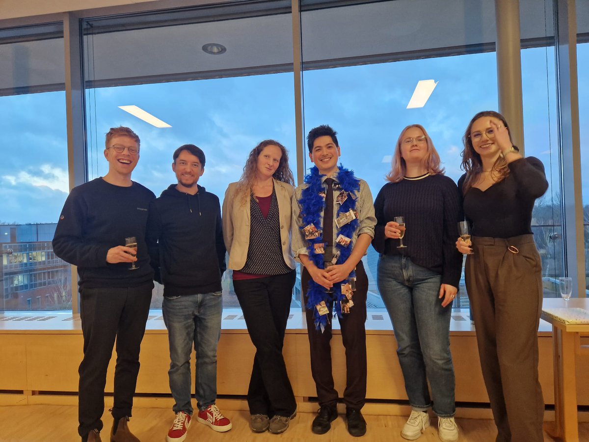 After 3 and a half years, my PhD journey has concluded! And it was just as fabulous and covered in feathers as I expected it to be 🎊🪩🕺