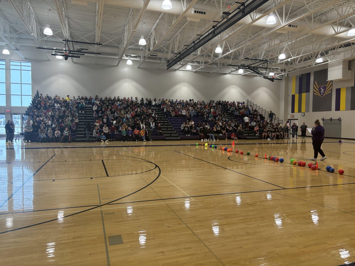 Sheb_Falls_MS's tweet photo. The middle school celebrated the halfway point of the school year with a dodgeball tournament!  #SFMS https://t.co/lw7hPqzEpZ