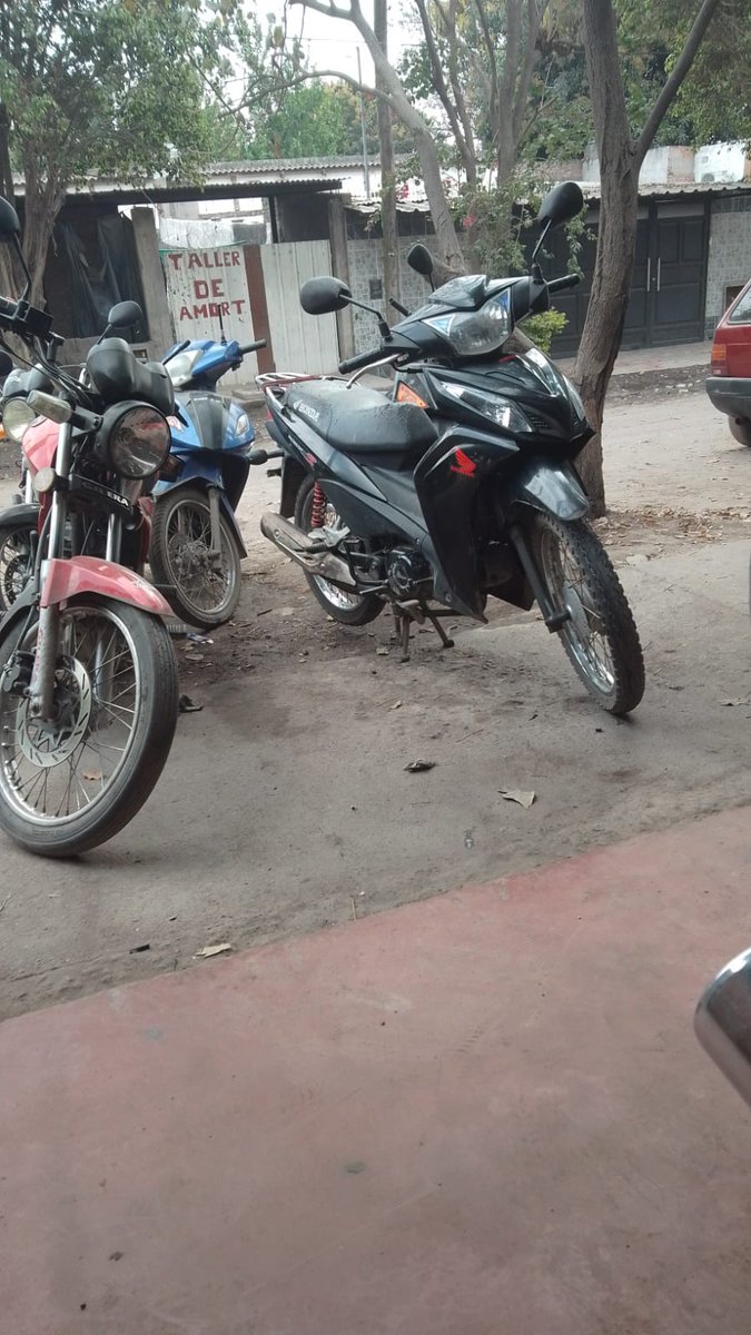 A Enrique Soria lo mataron sin piedad, el viernes a la noche 2 delincuentes lo asaltaron para robarle su moto en Olleros al 600, según testigos con la culata del arma le pegaron en la cabeza varias veces hasta desmayarlo, fue internado en el Padilla y ayer murió <a href="/elOchoTuc/">El Ocho</a>