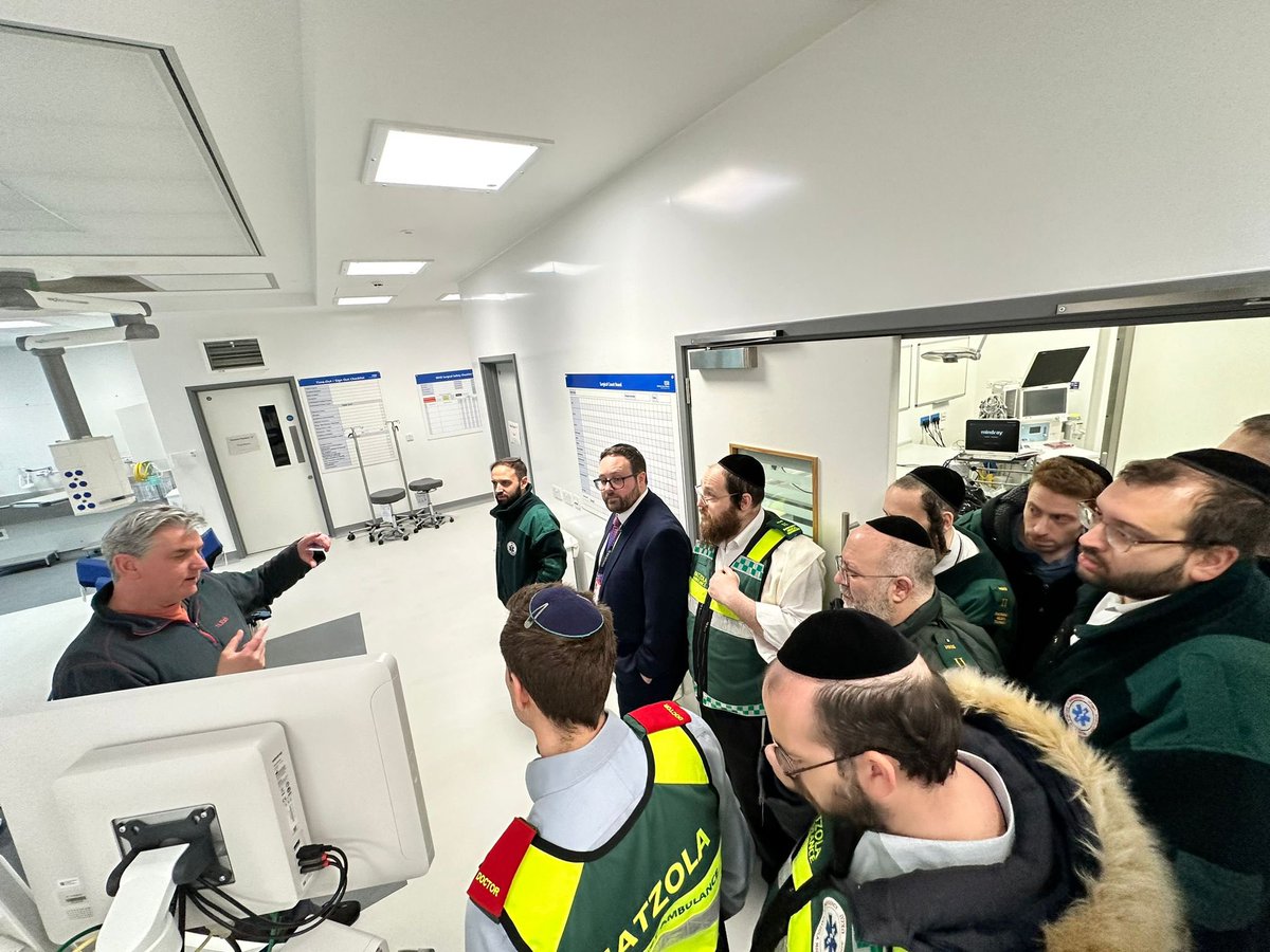 Tom (@paratomg) on Twitter photo Fascinating tour of the new Major Trauma Centre in Salford. Thank you Professor Martin Smith no question the facilities here are going to save thousands of lives over the years. <a href="/SCOMajorTrauma/">Salford Royal Major Trauma Centre</a> <a href="/GMMajorTrauma/">GM MTN</a> <a href="/HatzolaMcr/">Hatzola Manchester</a> Fascinating tour of the new Major Trauma Centre in Salford. Thank you Professor Martin Smith no question the facilities here are going to save thousands of lives over the years. <a href="/SCOMajorTrauma/">Salford Royal Major Trauma Centre</a> <a href="/GMMajorTrauma/">GM MTN</a> <a href="/HatzolaMcr/">Hatzola Manchester</a>