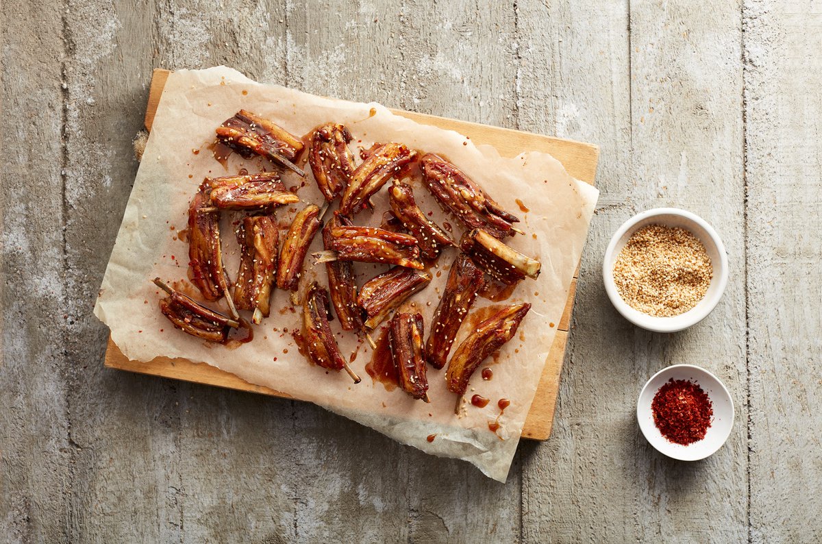 Today marks the start of the #6Nations campaign for the Welsh rugby team 🏉 If you're cheering on the boys at home, these sticky Welsh Lamb riblets are the perfect accompaniment! C'mon Cymru!! 🏴 #WRU #TeamWales tinyurl.com/3sfsm7hv