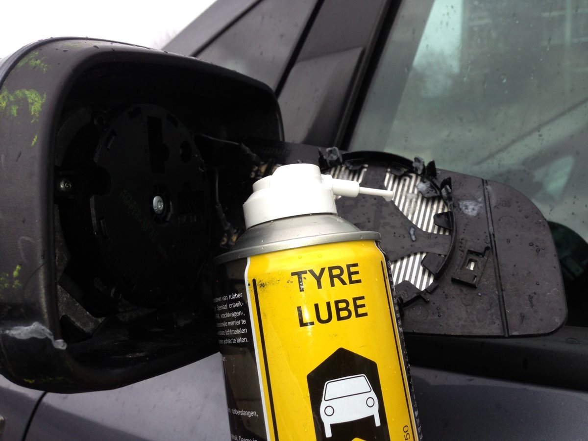 👉 Wist je dat Tyre Lube niet alleen voor banden is? Dit veelzijdige product maakt het terugplaatsen van kunststof onderdelen in een vers gespoten bumper een fluitje van een cent!

💡Extra voordeel: Tyre Lube is 100% siliconenvrij!

#innotec #automotive #onlyquality #tyrelube