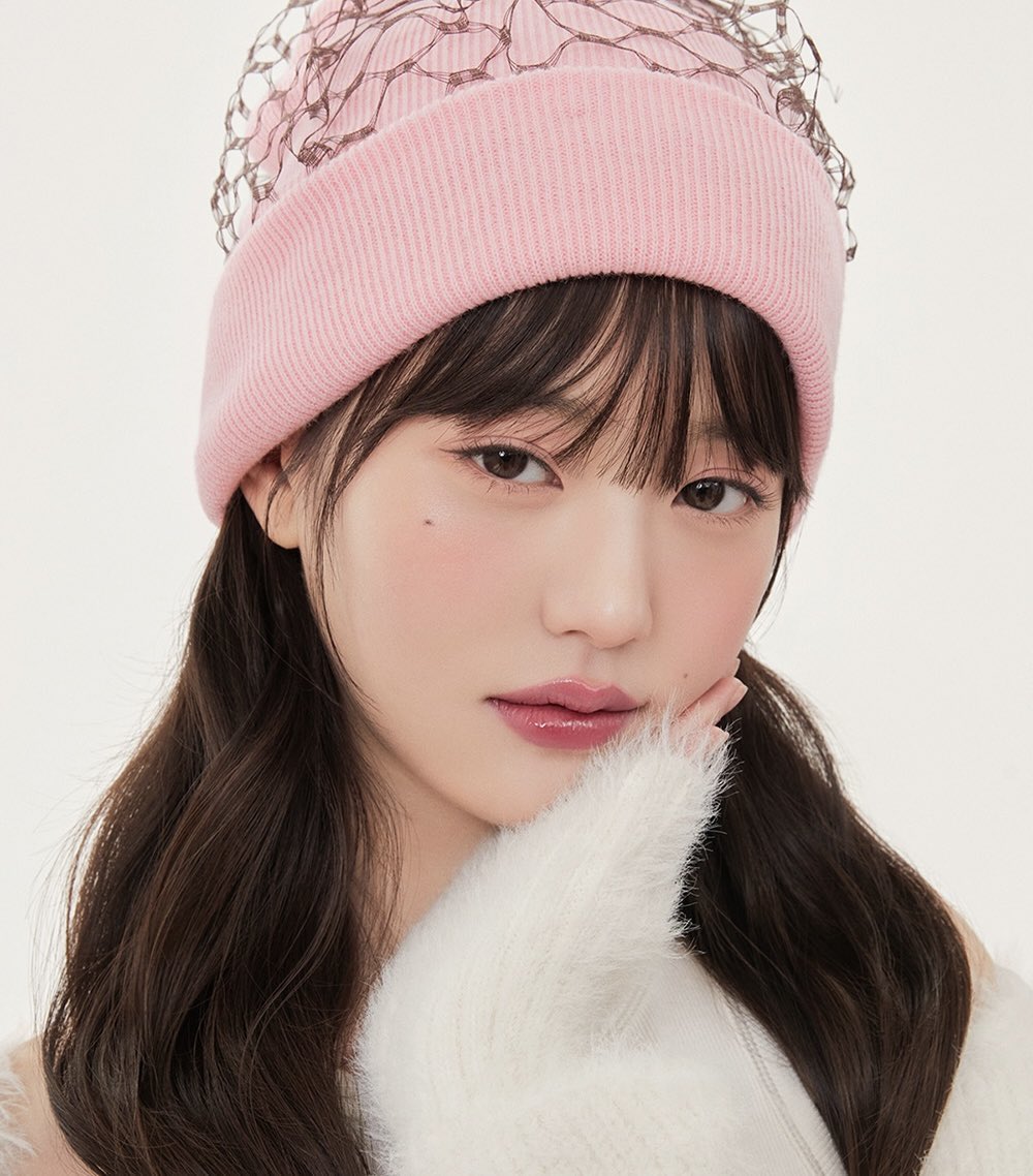 wonyoung pics tweet media