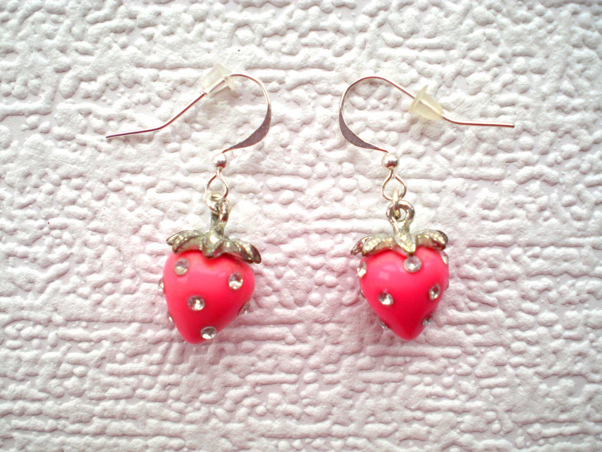 Candy Pink and Silver Strawberry Charm Earrings, Drop Earrings with Silver Plated Ear Wires. Available in my Etsy shop at: barbarakentcrafts.etsy.com/listing/118041… #strawberryearrings #charmearrings #pinkearrings #etsyhandmade #etsygifts #EtsySeller #etsymaker