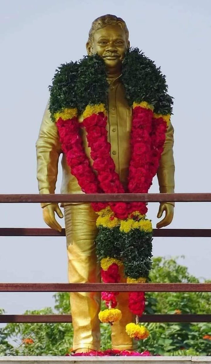 Tamilagri_123's tweet photo. உன்னோட தலைவர் மருத்துவர் அய்யா!
உன்னோட கட்சி பாமக மட்டும் தான்!
- மாவீரன் காடுவெட்டியார்
#Feb1 #HBD #maveera
#PMKPresidentAnbumani #Drayya https://t.co/wIAeDFaEI9
