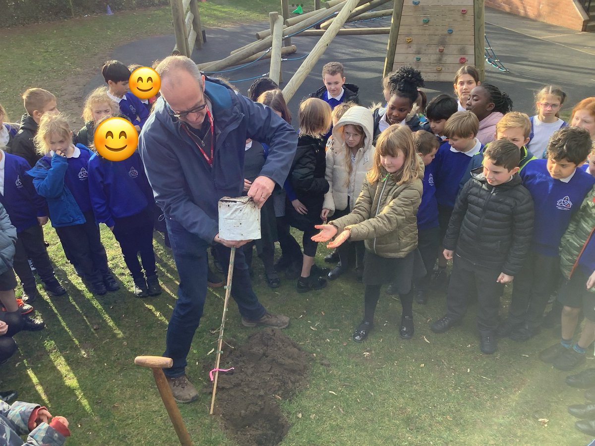 On Friday, Year 4 had a special visitor! The Lincolnshire Tree Protector came to visit and together we planted a tree in the SFSM playground. We’ll take great care of our newest school member😊 @sfsmtweets