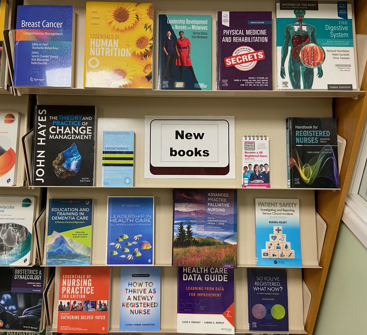 We have some #NewBooks at Southend Healthcare Library! Pop in and visit to have a look and borrow from the new collection 📚 @MSEHospitals