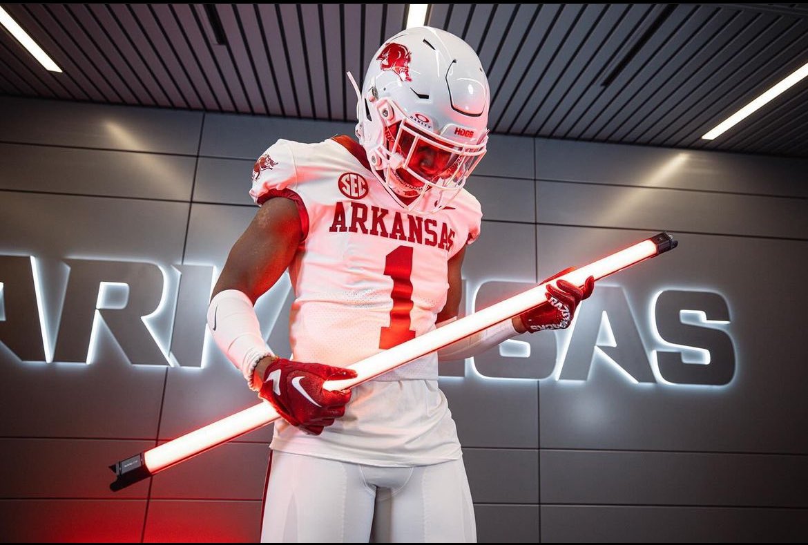 #AGTG I am blessed to have received an offer from ARKANSAS UNIVERSITY #gorazorbacks @samspiegs @DynastyUrec @PrepRedzoneLA @DPTnola @LAvsAllYall @247Sports @lynarise @coach_tblack @One11Recruiting