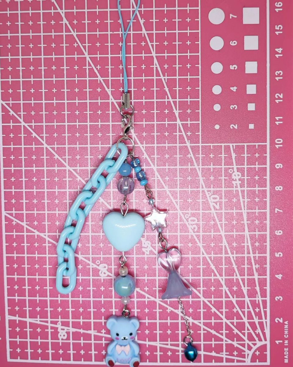 ♡ Blue teddy bear phone charm ♡ is available at my Etsy shop ʕ⁠´⁠•⁠ᴥ⁠•⁠`⁠ʔ
-
Freebies included with every order ♡
-
vanquisherscharm.etsy.com/listing/166132…
-
Do not copy / Reupload
-
#bluebeads #beaded #phonestrap #phonecharm #etsysellers