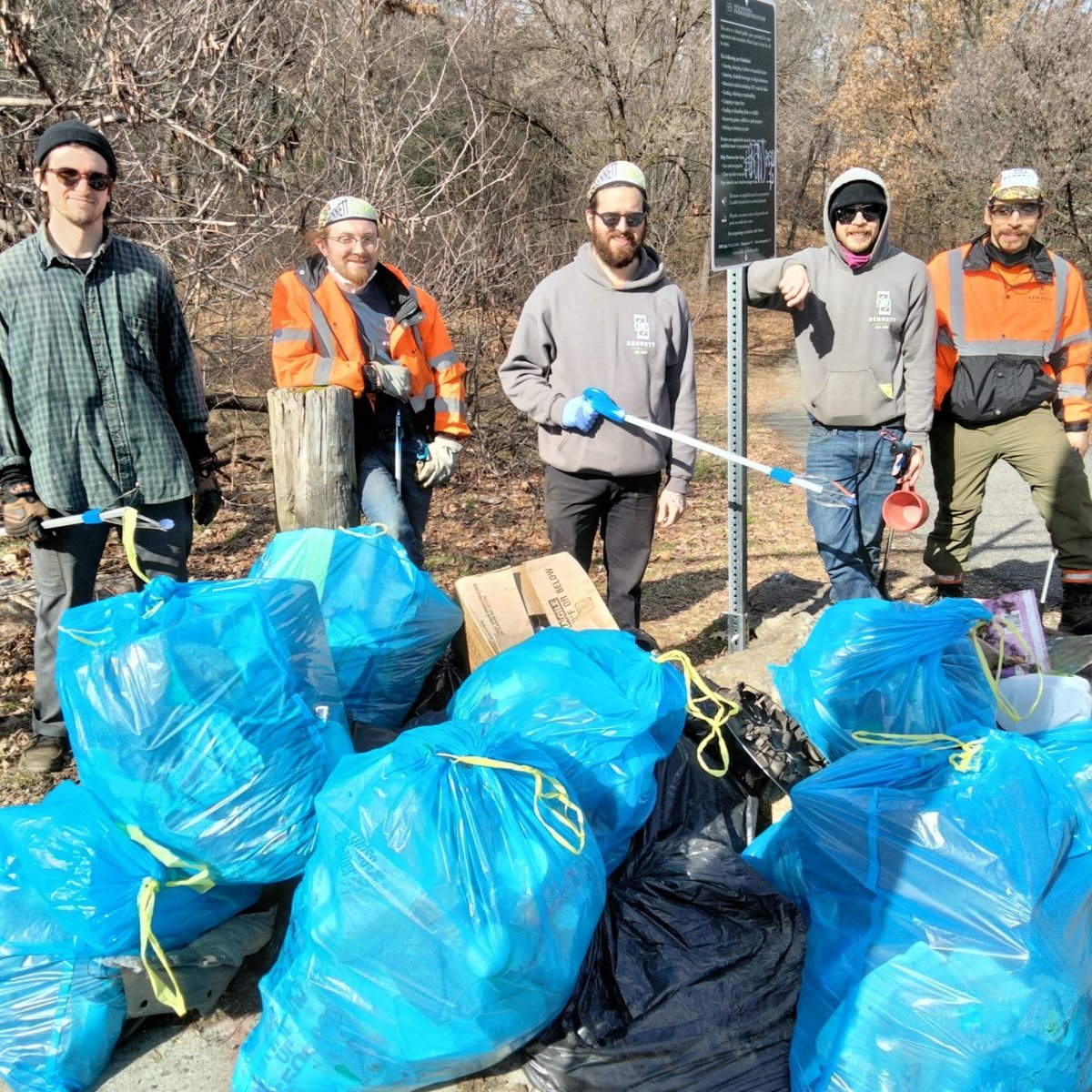 Join @BennettCompost to clean #TaconyCreekPark & gateways, Wednesdays at 11am. Let’s support this local business in improving our #environment and neighborhood! All tools and supplies provided. Questions or interest in volunteering? Contact 215-520-2406 or info@bennettcompost.com