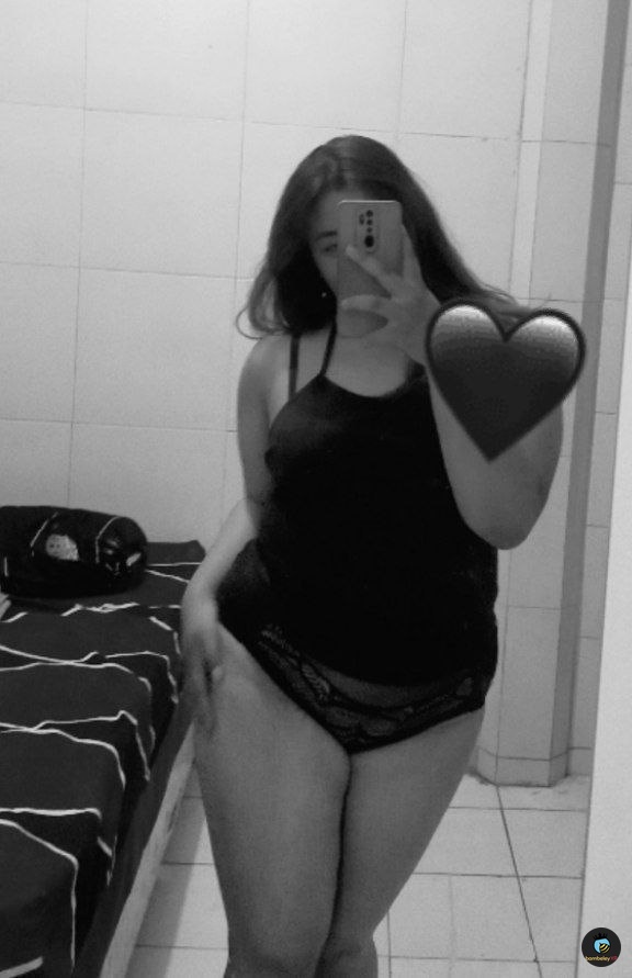bxrwithheld's tweet photo. brr! ad yg mau mutualan ama f19 curvy? rep ya https://t.co/QFSNIiaQD3