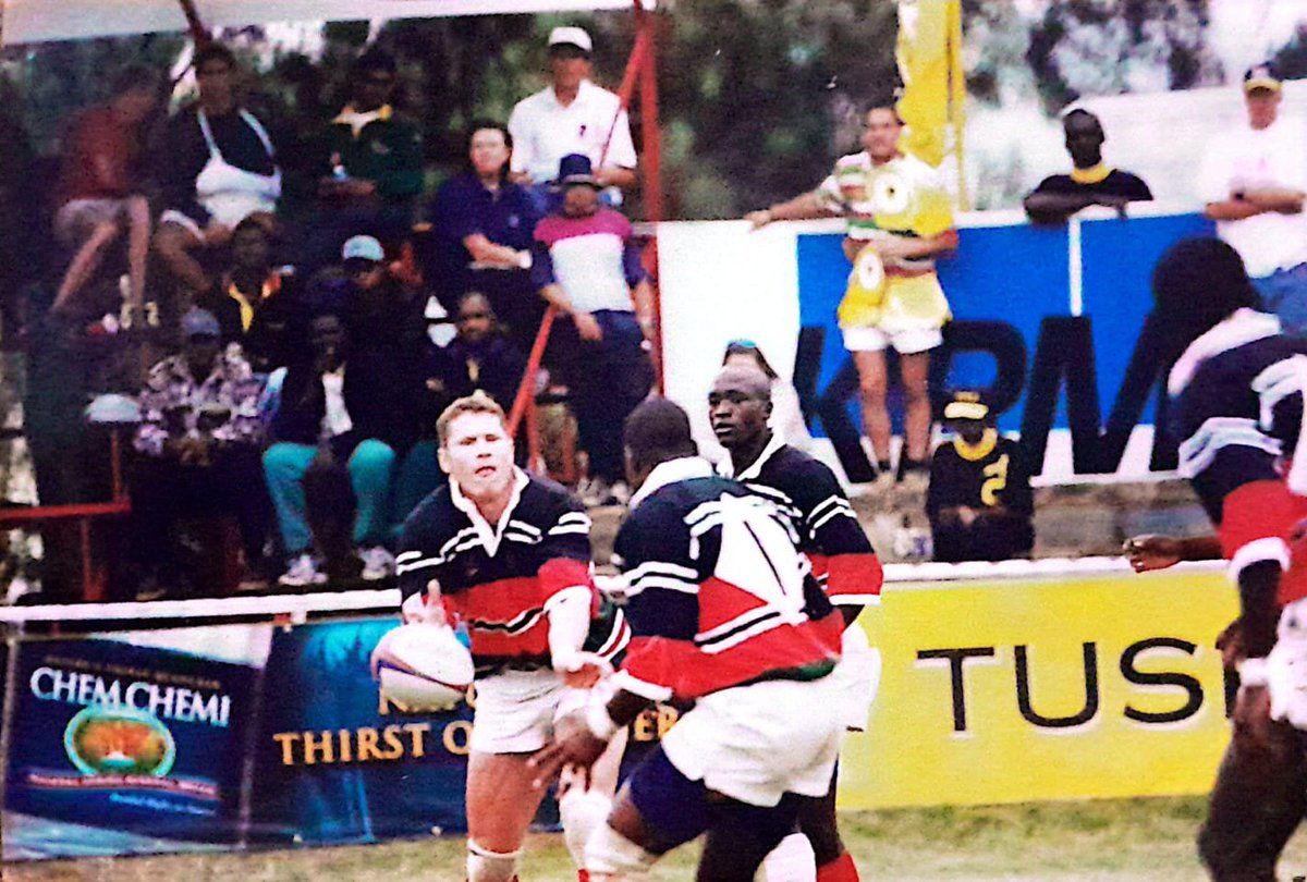 Throwing it back to the first Safari 7s of the millennium, way back in 2000. Shujaa (pictured below), as the Kenya 7s second string team was known then, won that year's tournament with a 26-24 final win over Bristol University RFC #Safari7s #Throwback