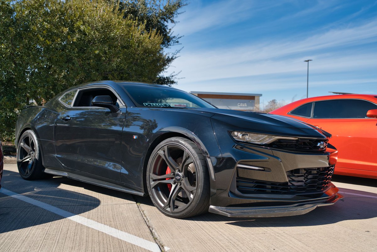 BeastMeet's tweet photo. 📸 #beastmeet
🏎️ ???
@tourqd_houston
.
.
.
#AmericanMuscle #V8Power #BoostedCars #engines #streetcars #speedshop #rideinstyle #streetrod #camaro https://t.co/S4dvtaDSPj