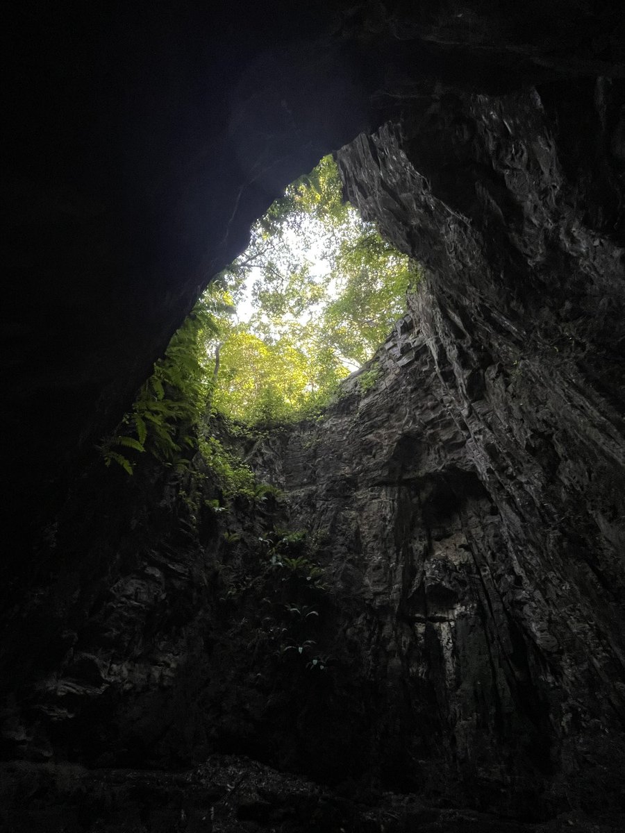 CachErick's tweet photo. Una mirada desde adentro ⛰️ #cuevas de Rolando. https://t.co/jrWOnWJfdb
