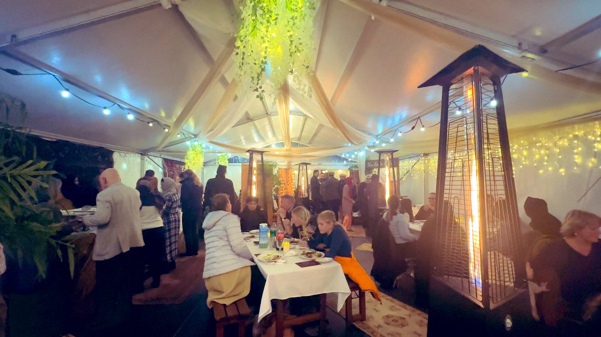 IbrahimAhmed89_'s tweet photo. Het was een gezegend weekend in onze moskeeën in Almere en Amsterdam, waar we onze nieuwjaarsrecepties hielden. Alle gasten ontdekten de historische geschiedenis van onze gemeenschap in Nederland! 🇳🇱

https://t.co/doLwG2w2fU

https://t.co/tbX3GF7ucv

#islam #vrede #Liefde https://t.co/HklqPLAk7S