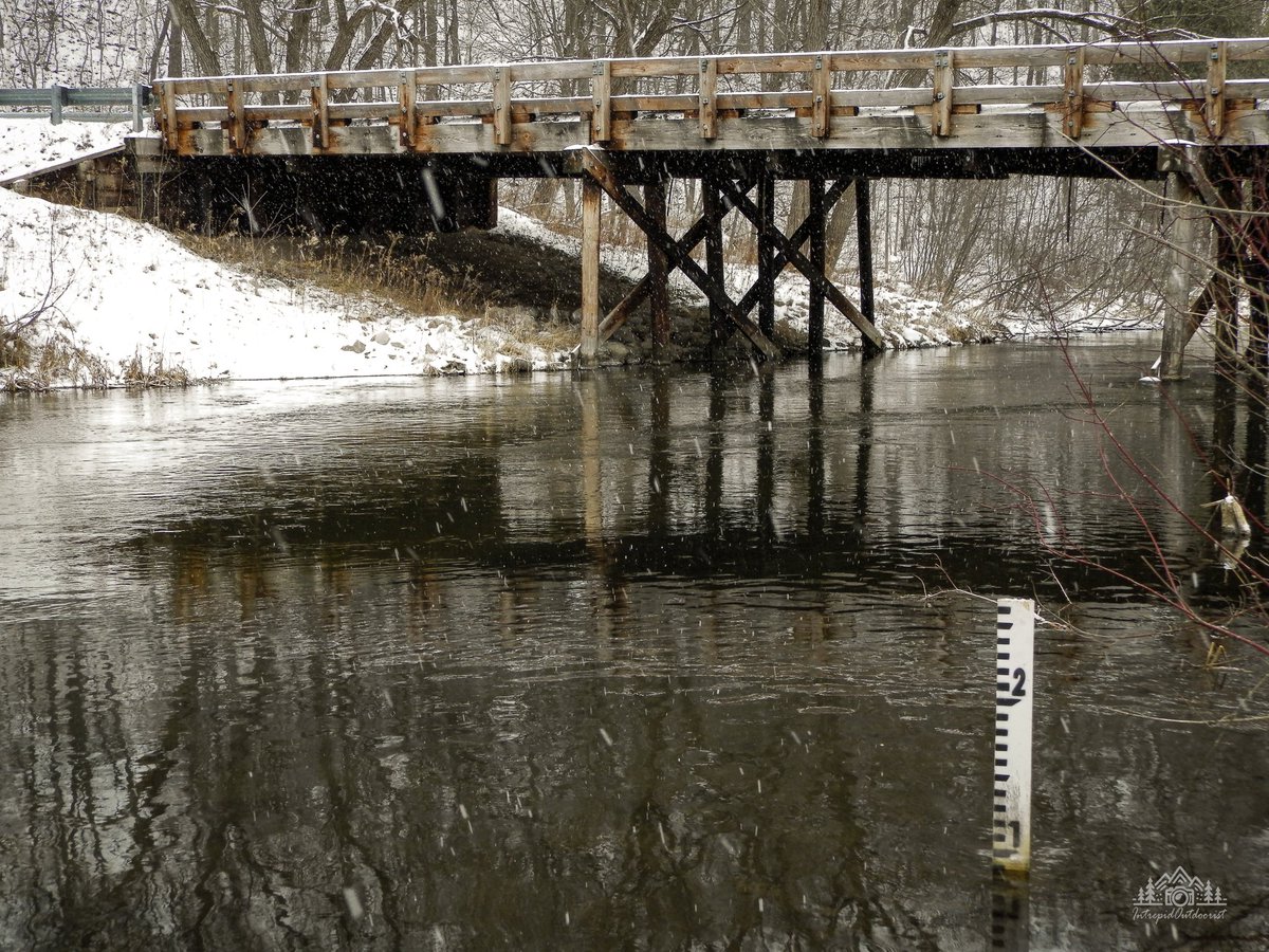 IntrepidOutdoor's tweet photo. Qp a photo of a bridge.

Bridge over the Little Manistee River. Excellent spot to start or end a kayak trip.
#Manistee #Bridge #Winter #Peaceful https://t.co/RyfcWtH3Cm