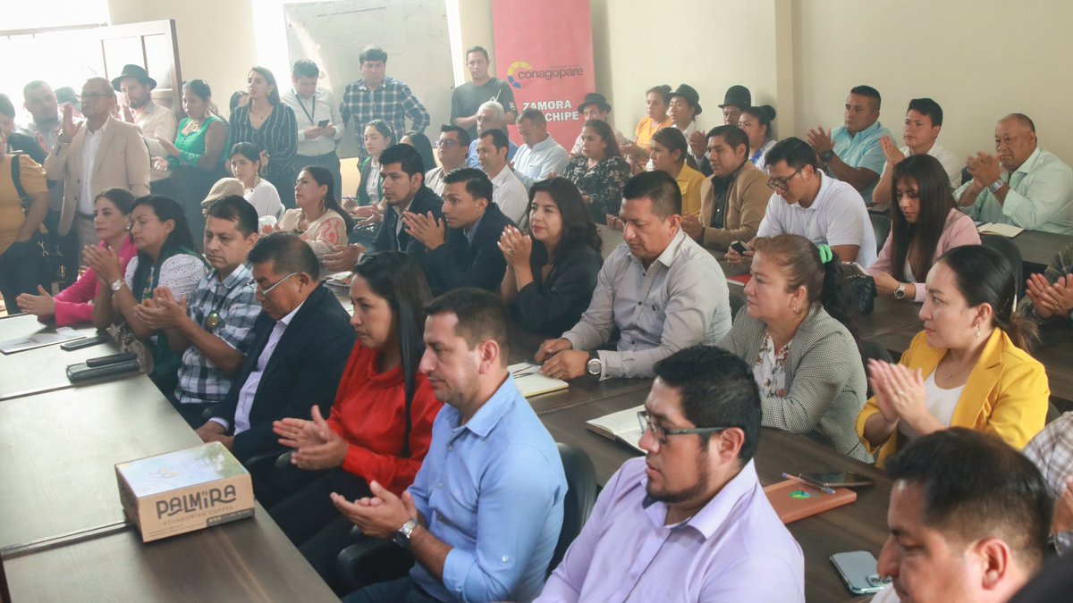 La presidenta del <a href="/ConsejoAmazonia/">Consejo de la Amazonía</a>, <a href="/Isabel_EJ/">Isabel Enrríquez J.</a>, y la secretaria técnica de la #Amazonía, <a href="/NomyVasquez/">Norma Vásquez</a>, iniciaron su jornada de actividades visitando la provincia de Zamora Chinchipe. 1/5

#TransformandoLaAmazonía
#ElNuevoEcuador