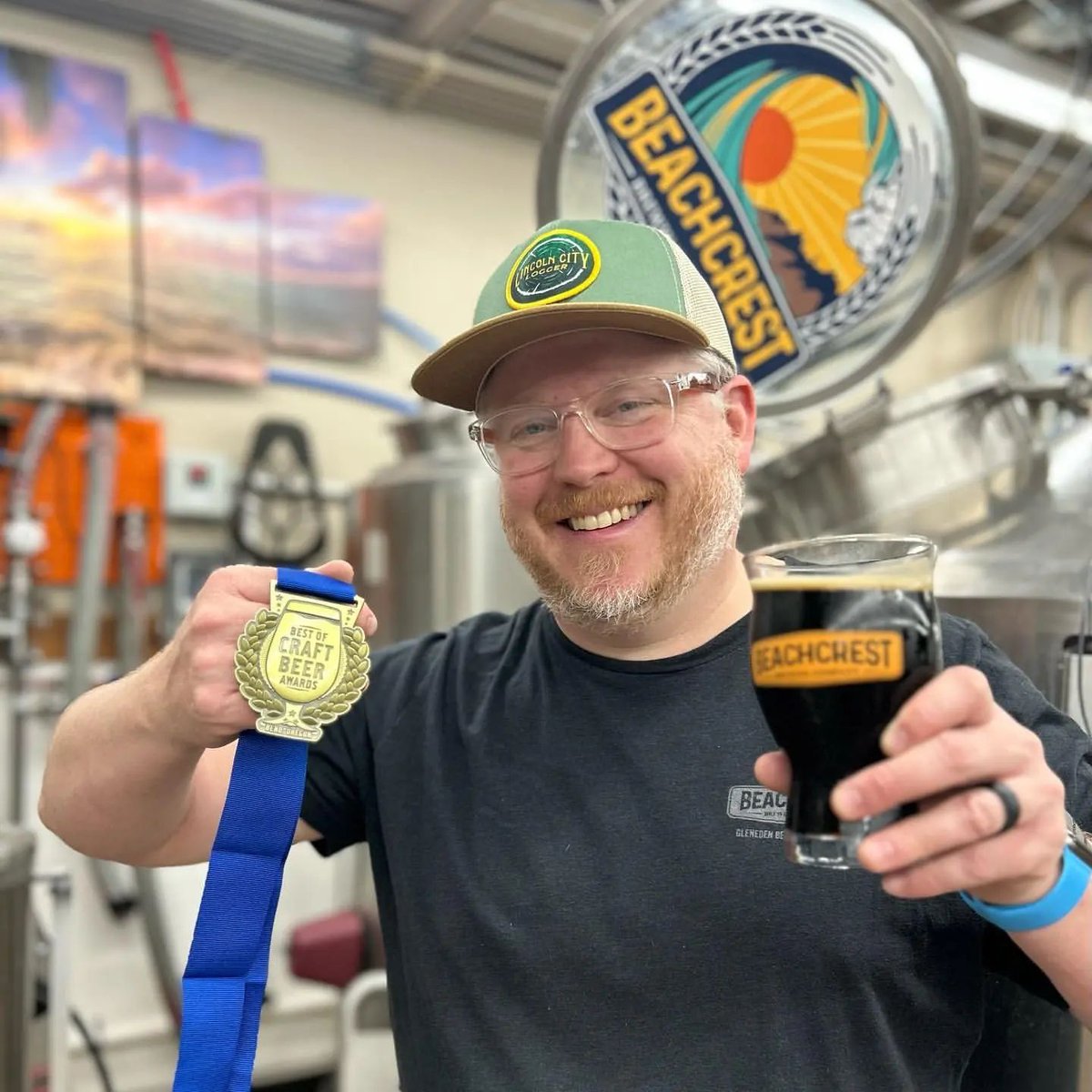 BestOfAwards's tweet photo. Every spring, winning breweries return to the @BestOfAwards competition to show off their hard work from the past year.

Cheers to Beachcrest Brewing (Gleneden Beach, OR) &amp; their 2023 gold medal for Kraken Good Black DIPA in the Cascadian Dark Ale category

@allaboutbeer https://t.co/RmFNGqYzBN