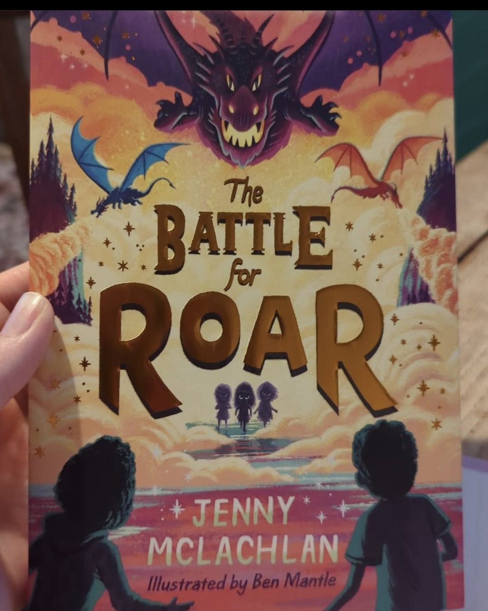 Chocbunny6's tweet photo. Well I finally bit the bullet and read  The Battle for Roar (I had  put it off because  I didn't want my journey to Roar to end) but finding out it's not I picked it up, so so good, loved every minute @JennyMcLachlan1 cannot wait to go back. Ps sorry it took so long❤️ https://t.co/i1RtmGnreM