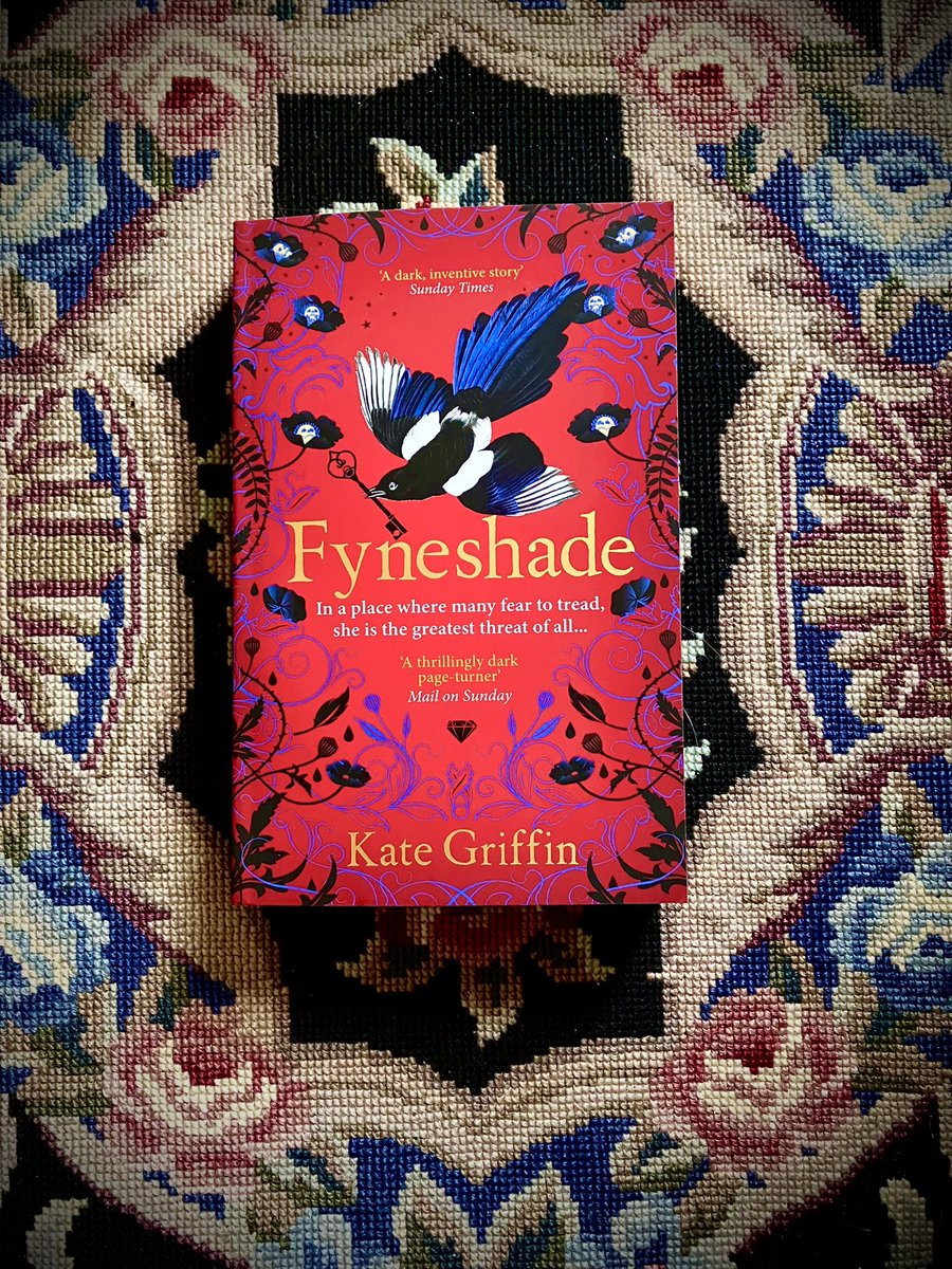 Take a ‘crimson peek’ at the beautiful paperback of #Fyneshade - out on Thursday (Feb 1) #Gothic #Wicca #Witchcraft #Victorian #Murder #Secrets Thanks to @ViperBooks and @edwardbettison for this glorious cover design 🖤🙊🩸💀